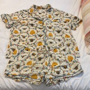 Printfresh Floral Bee Print Pajama Set size L - like new!